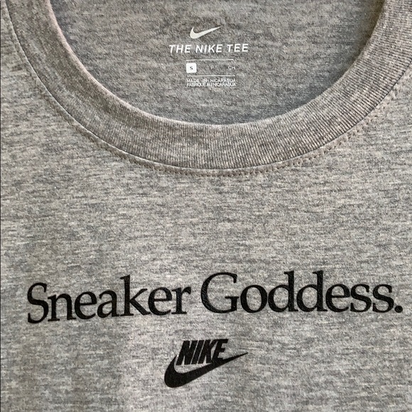 Nike Sneaker Goddess Grey Shirt - Picture 2 of 3
